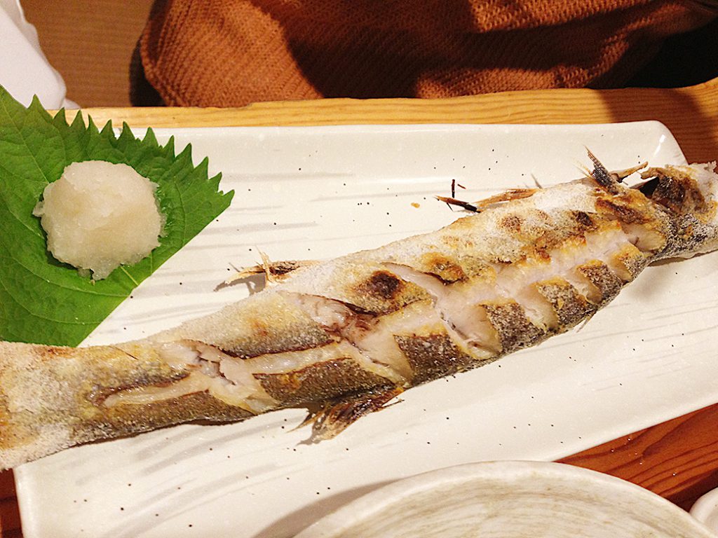 「至高の魚料理」魚虎：北九州市八幡西区　カマスの塩焼き